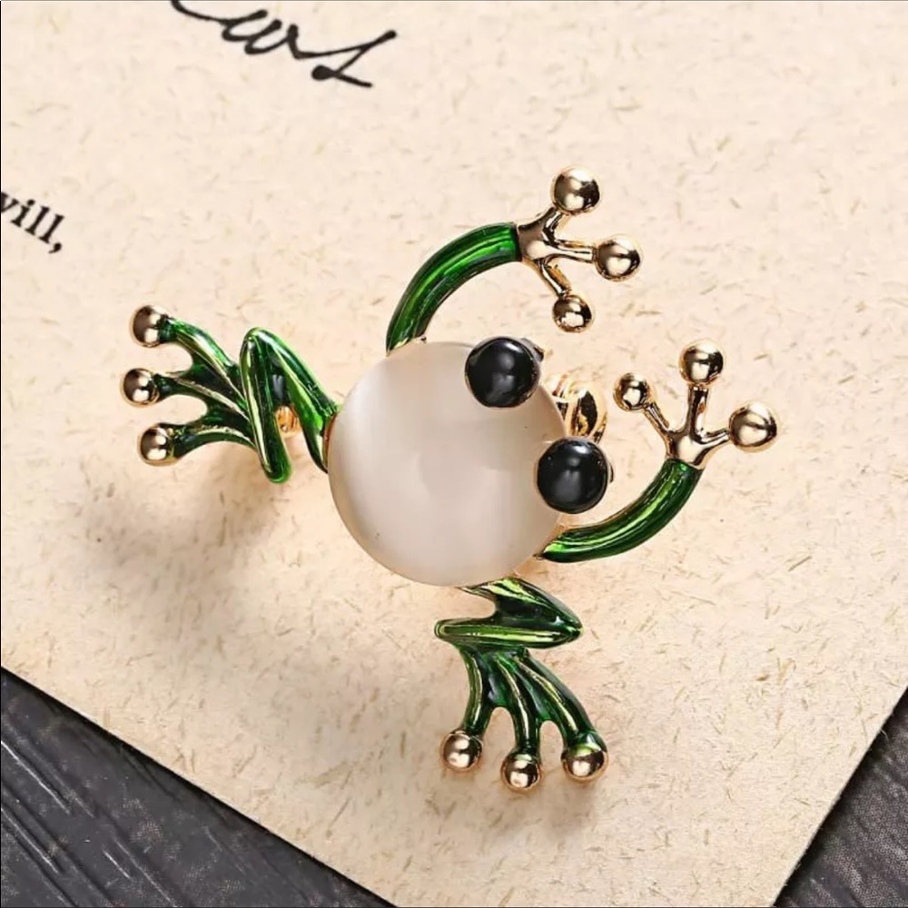 Cute Green Jumping Frog Brooch